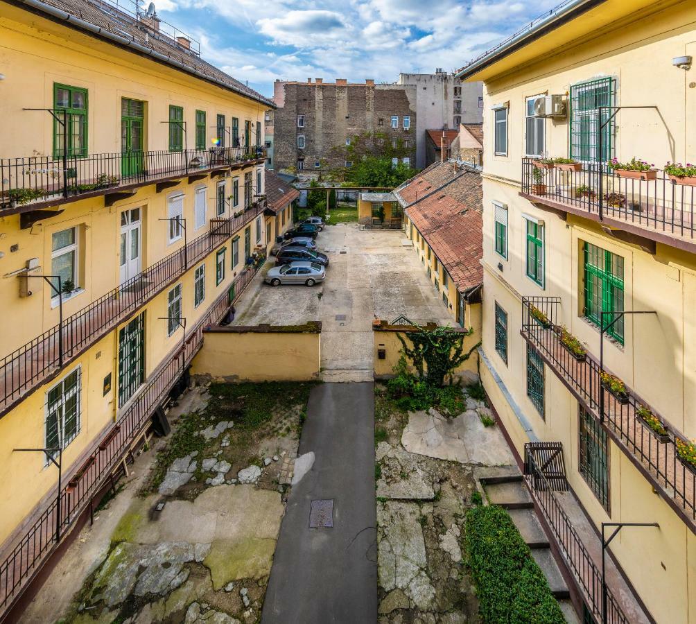 French Touch Apartment With Free Parking Budapest Exterior photo